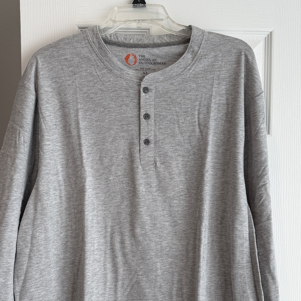 The American Outdoorsman Men's Gray Long-Sleeve Henley